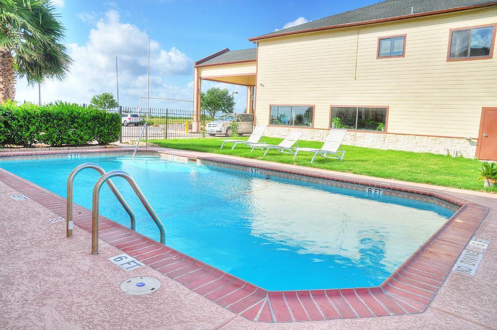 Lone Star Inn And Suites Victoria Extérieur photo