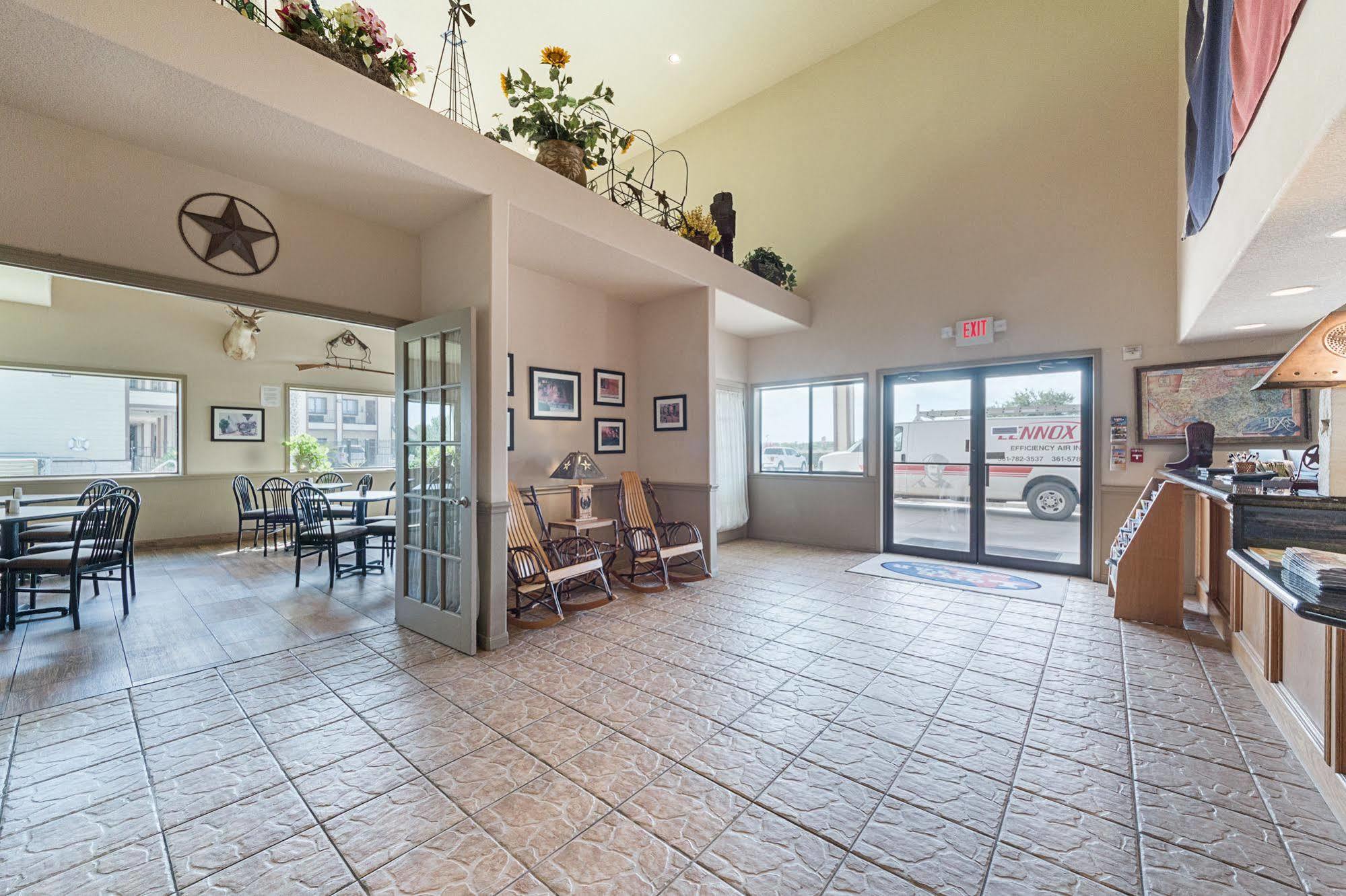 Lone Star Inn And Suites Victoria Extérieur photo