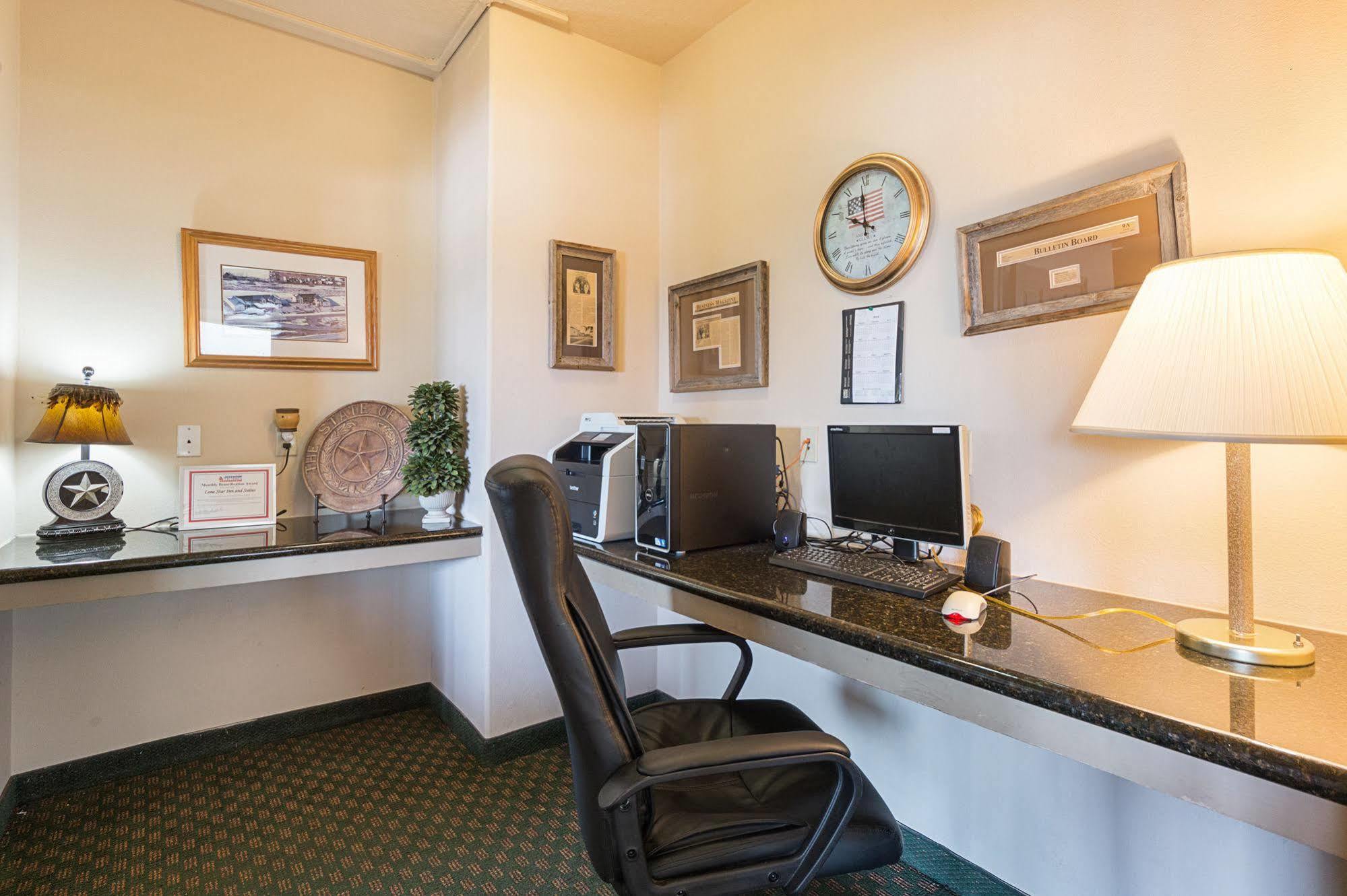 Lone Star Inn And Suites Victoria Extérieur photo