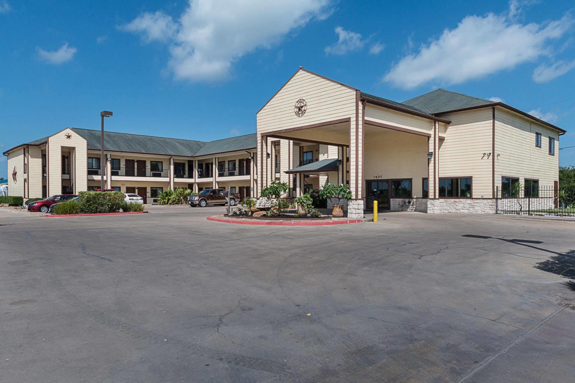 Lone Star Inn And Suites Victoria Extérieur photo
