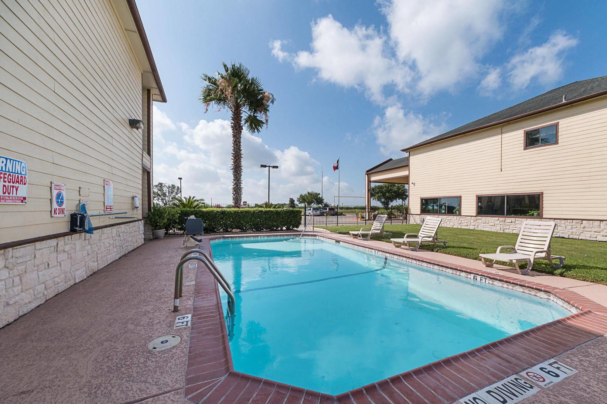 Lone Star Inn And Suites Victoria Extérieur photo